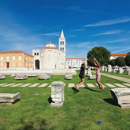 Appartement 2 Bedroom Lovely In Zadar